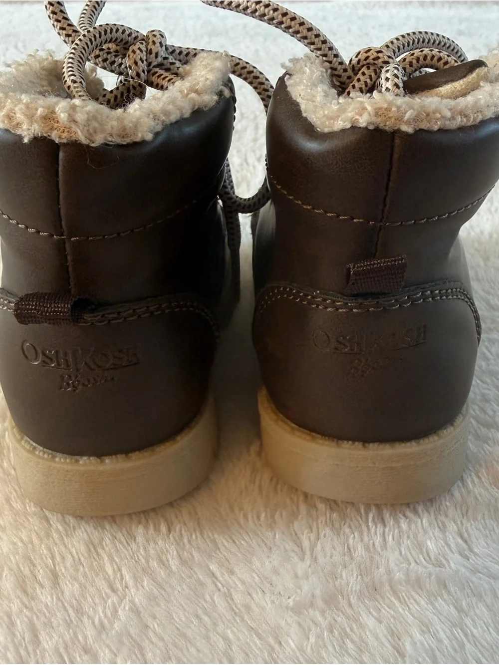 OshKosh B’gosh Toddler Brown Sherpa Lined Lace Up Boots Size 4M